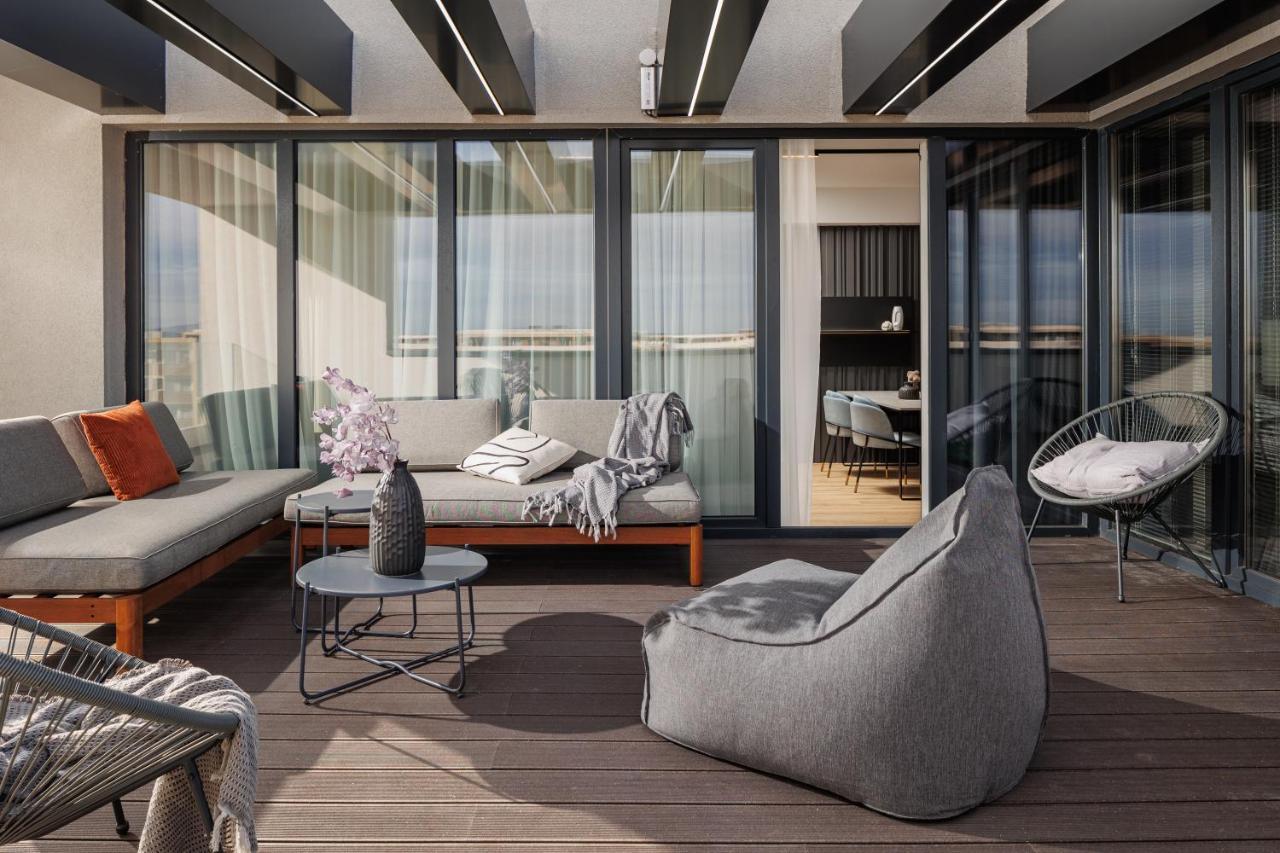 Mandala Designer Apartments With Free Private Parking, Near Mall Coresi Brasov Exterior photo