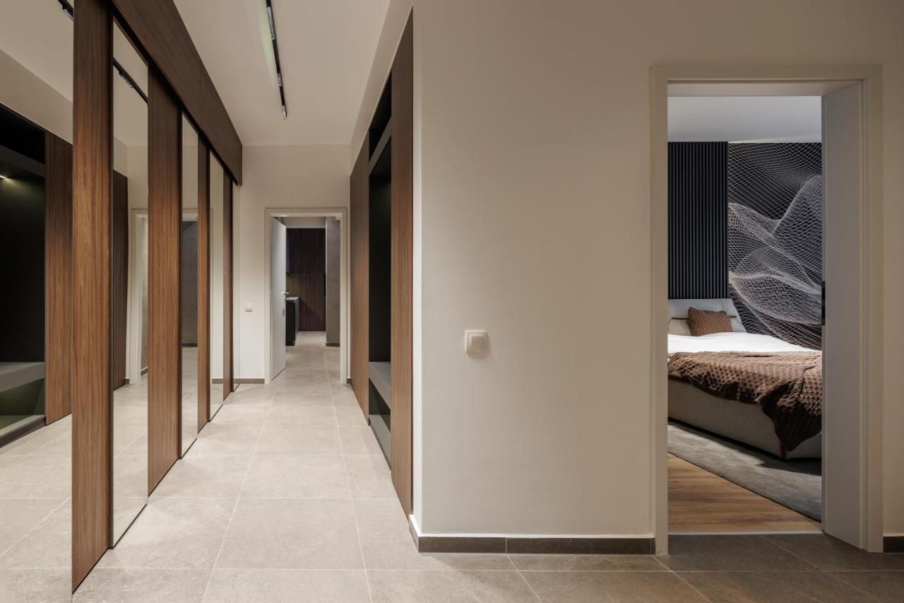 Mandala Designer Apartments With Free Private Parking, Near Mall Coresi Brasov Exterior photo