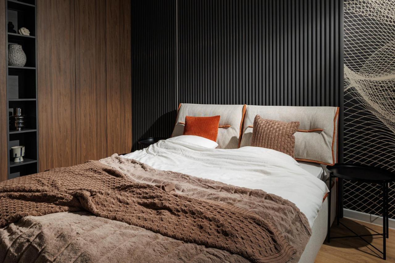 Mandala Designer Apartments With Free Private Parking, Near Mall Coresi Brasov Exterior photo