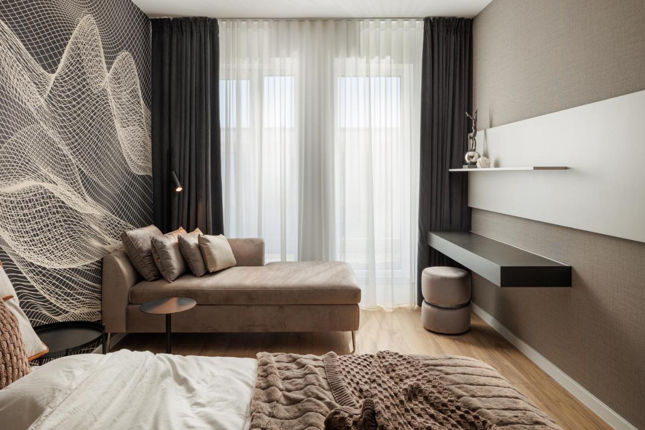 Mandala Designer Apartments With Free Private Parking, Near Mall Coresi Brasov Exterior photo