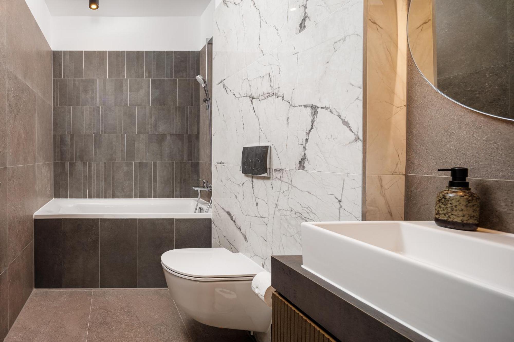 Mandala Designer Apartments With Free Private Parking, Near Mall Coresi Brasov Exterior photo